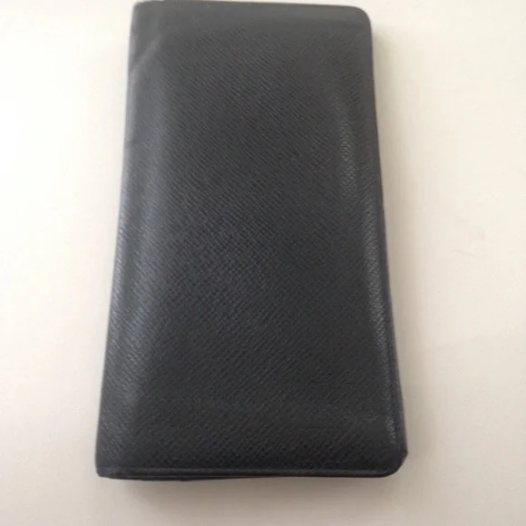 Louis Vuitton, Black Taiga Leather Zip Long Wallet - Picture 1 of 11